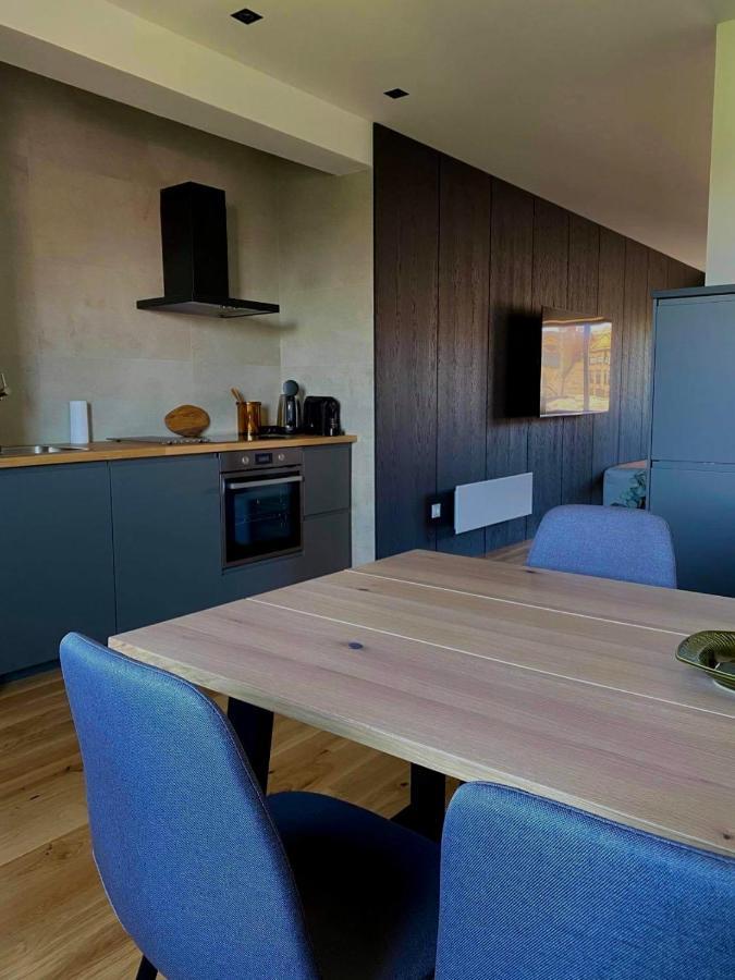Apartman Zara โคมาร์โน ภายนอก รูปภาพ