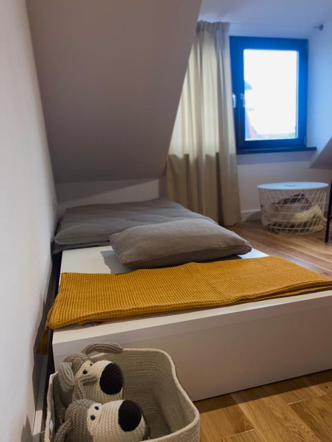 Apartman Zara โคมาร์โน ภายนอก รูปภาพ