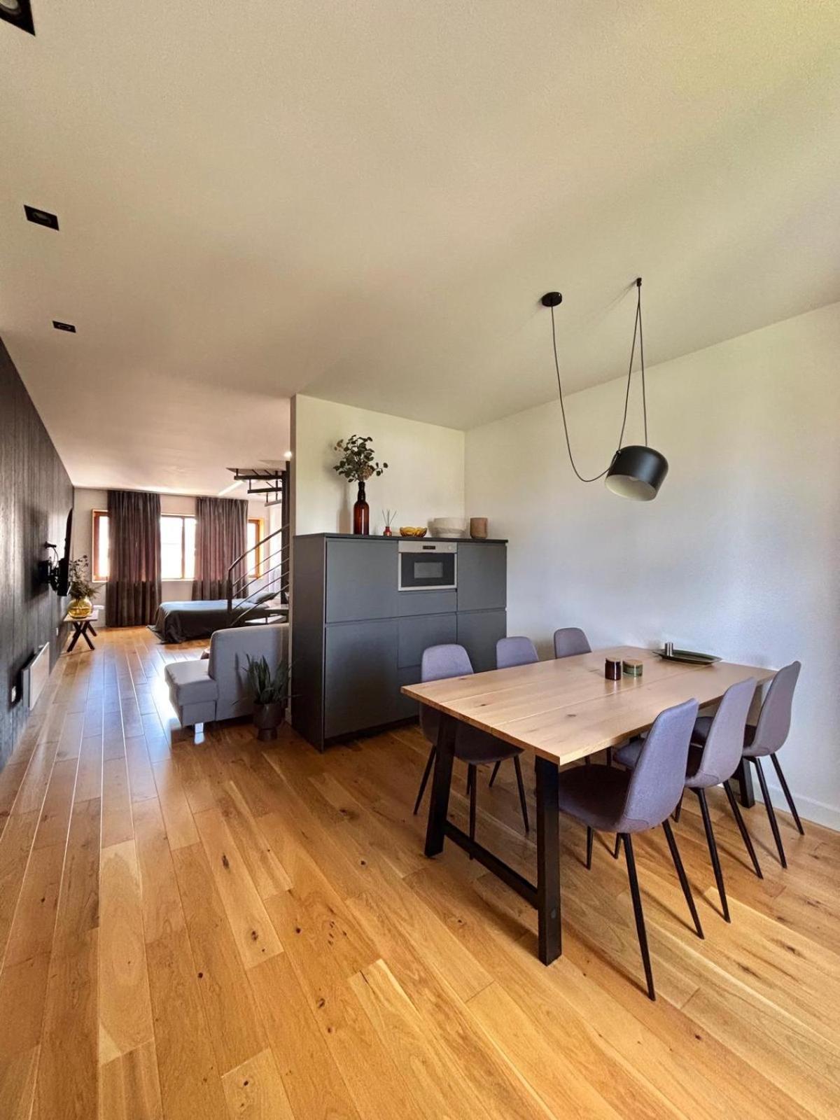 Apartman Zara โคมาร์โน ภายนอก รูปภาพ