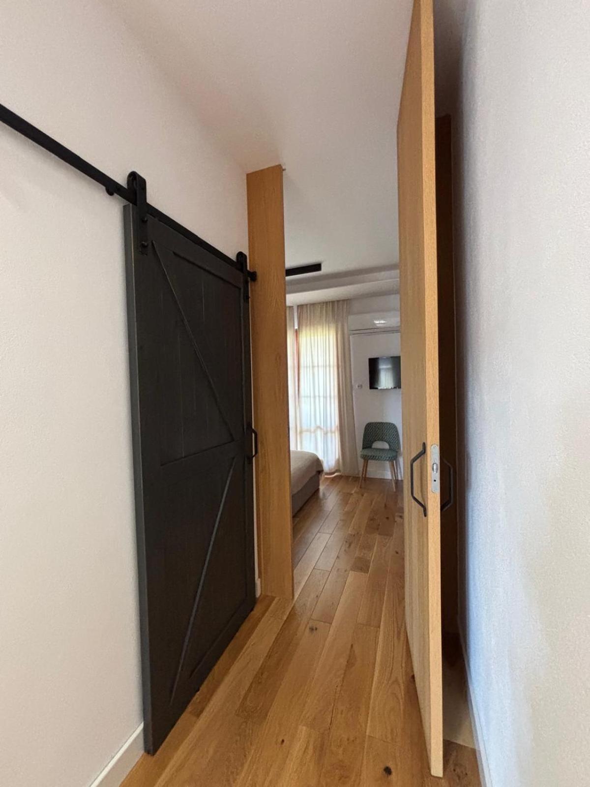 Apartman Zara โคมาร์โน ภายนอก รูปภาพ